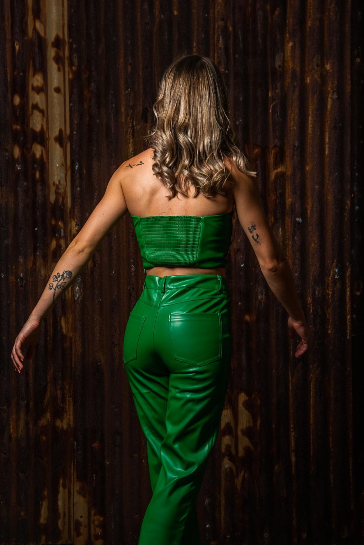 Zipper Flying Ladies Vest and Solid Leather Pants Set.