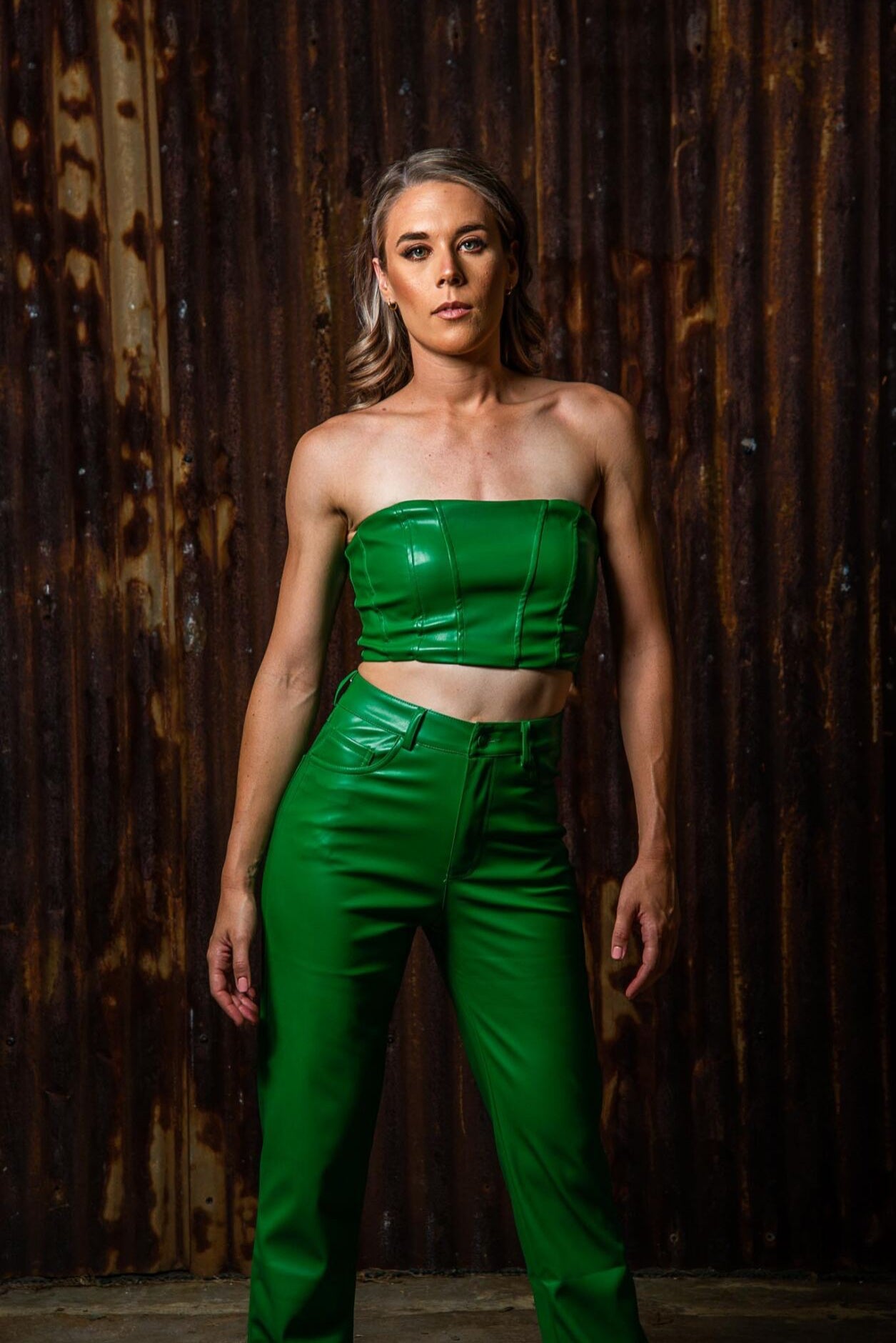 Zipper Flying Ladies Vest and Solid Leather Pants Set.