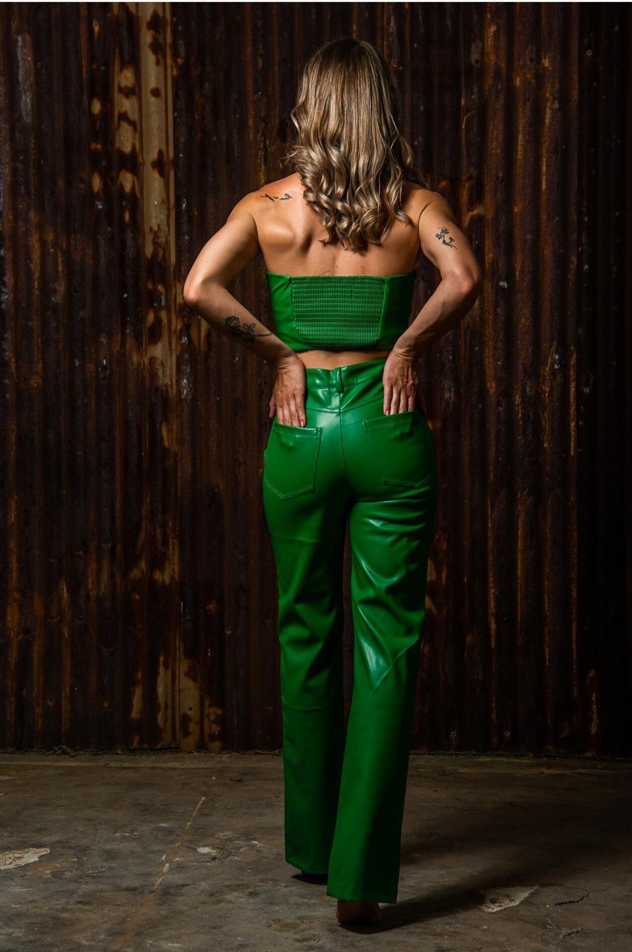 Zipper Flying Ladies Vest and Solid Leather Pants Set.